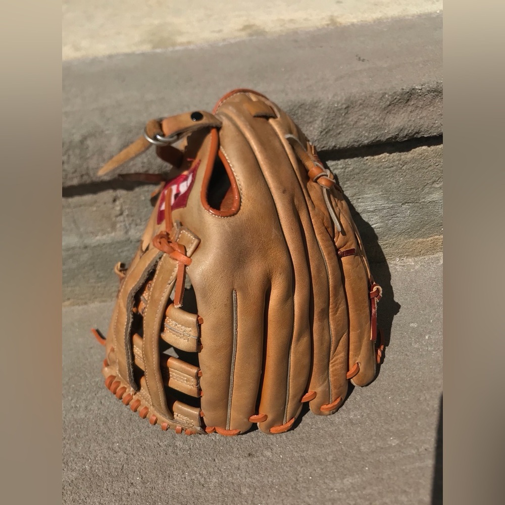 CLASSIC SSK, SOFTBALL GLOVE. CATCHING MACHINE R-throw. - Picture 6 of 16